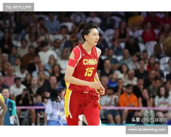 中国女篮全明星赛精彩表现回顾 球员亮点与成长之路分析 中国女篮全明星赛精彩表现回顾 球员亮点与成长之路分析